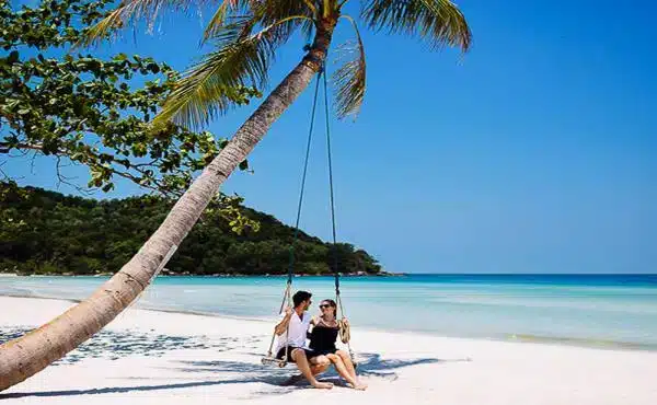 thuê xe carnival vip đi nha trang