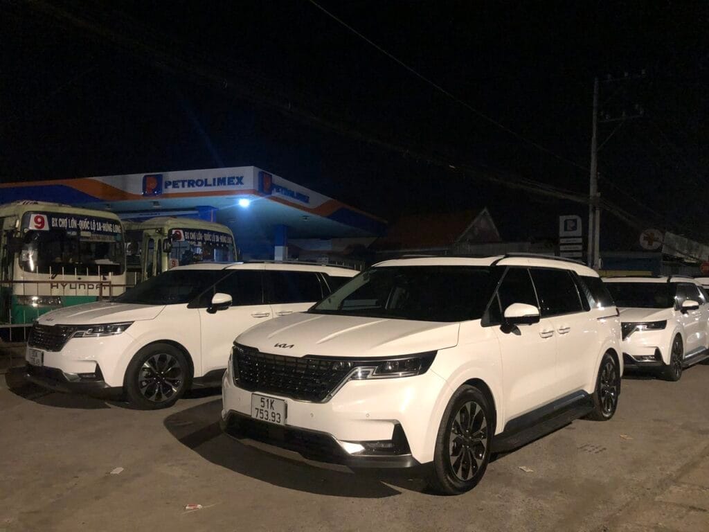 thuê xe carnival đi đà lạt