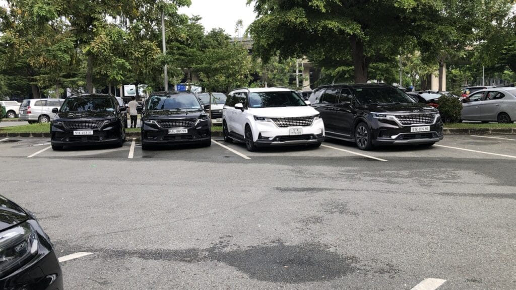 thuê xe carnival vip